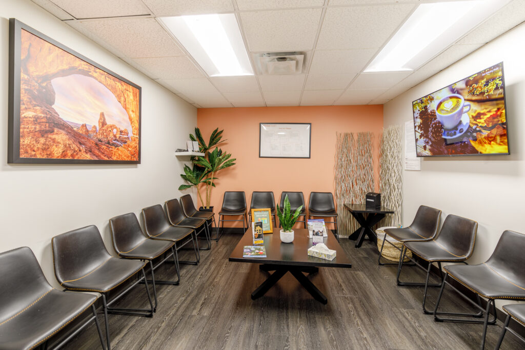 thrivur_waitingroom-